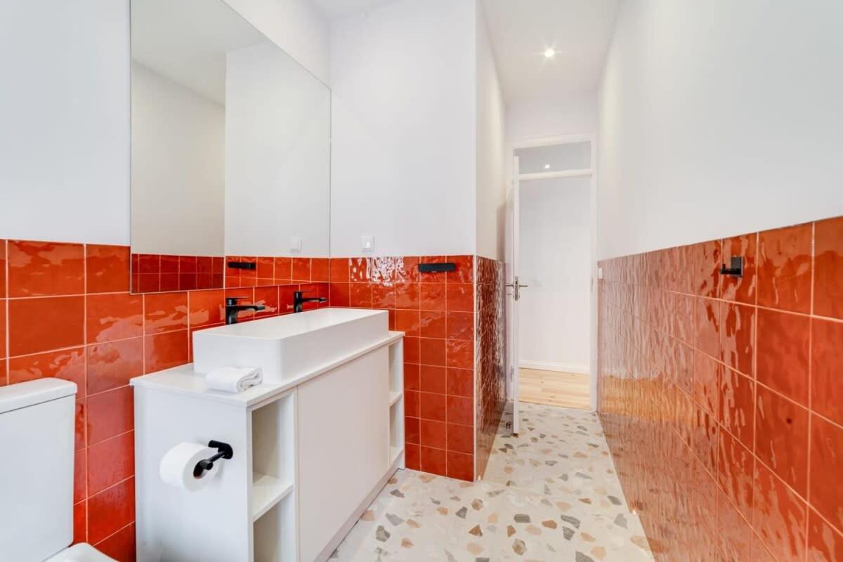 Cozy Coastal Getaway 3Br Apartment In Estoril Bagian luar foto
