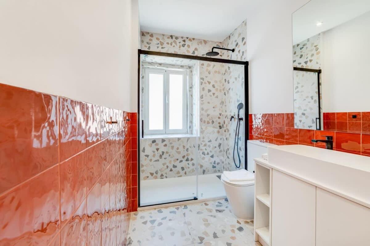 Cozy Coastal Getaway 3Br Apartment In Estoril Bagian luar foto